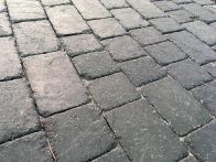 Gerwing Pflasterstein SenoloAntik - anthrazit (meliert), Schieferstruktur, gerumpelt, tiefenimprägniert, gemischte Formate