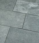 Seltra Terrassenplatte HELLAS QUARZIT spaltrau Grau-Grün Naturstein - freie Längen