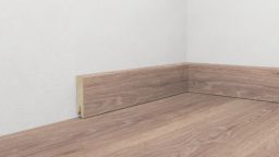 Ziro Sockelleiste | 15x60x2200 mm | Traubeneiche